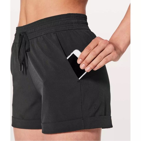 lululemon athletica Pants - Lululemon Spring Break Away Short 6-way Stretch 3" Inseam Black $65 6